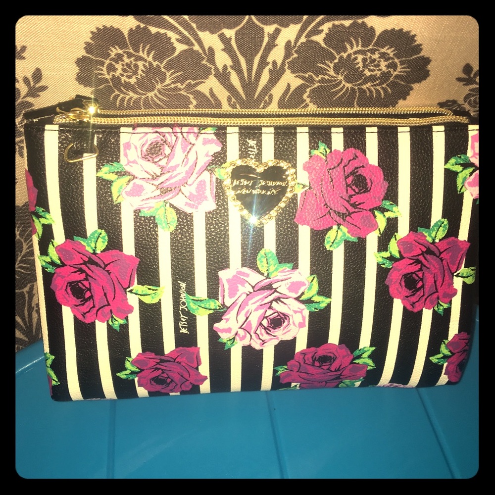 Betsey Johnson clutch 💋